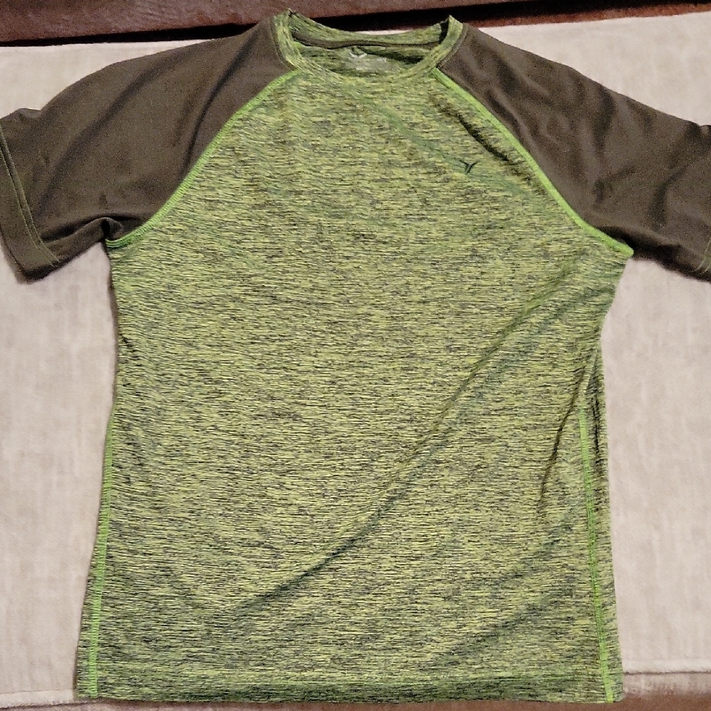 Old Navy Active Heathered Green Tee